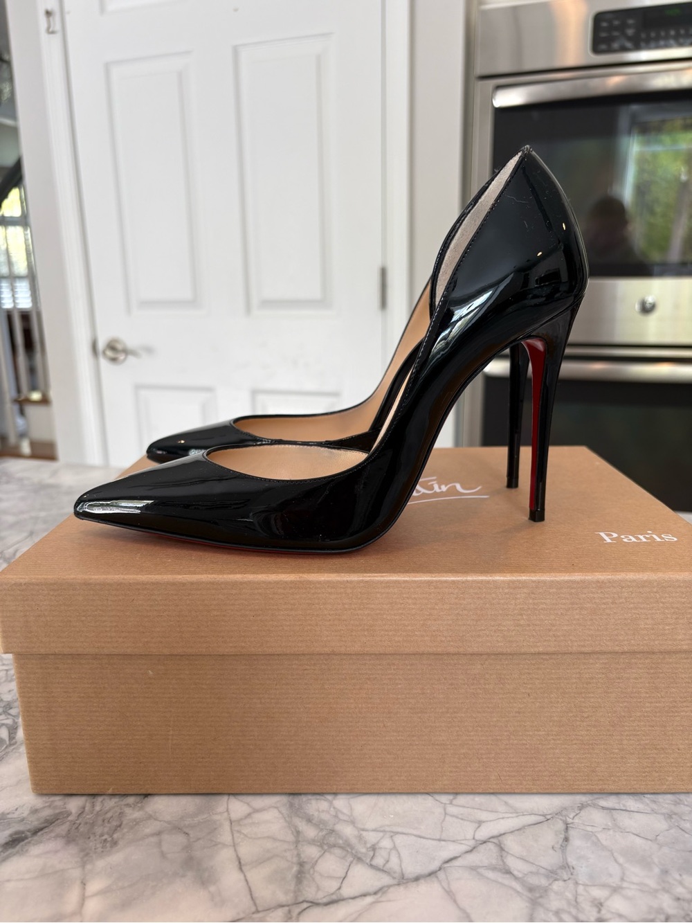 Christian Louboutin Black Patent Pointed Toe Pumps with Red Soles Like New - Picture 4 of 6